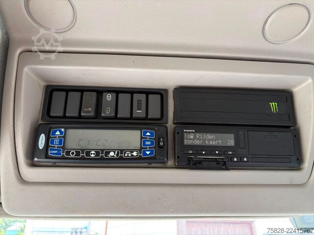Soğutuculu kamyon VOLVO FL250 mit Carrier Supra 1150 Mt°