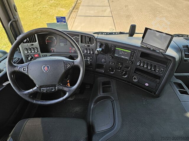 Gesloten bak SCANIA P250 4X2MLB AIRCO WB 590