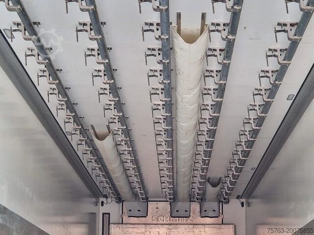 Chladírenská/mrazírenská přeprava Schmitz Cargobull SCB*S3B - Frigo Schmitz - Hooks/Rohrbahnen/Vlee...