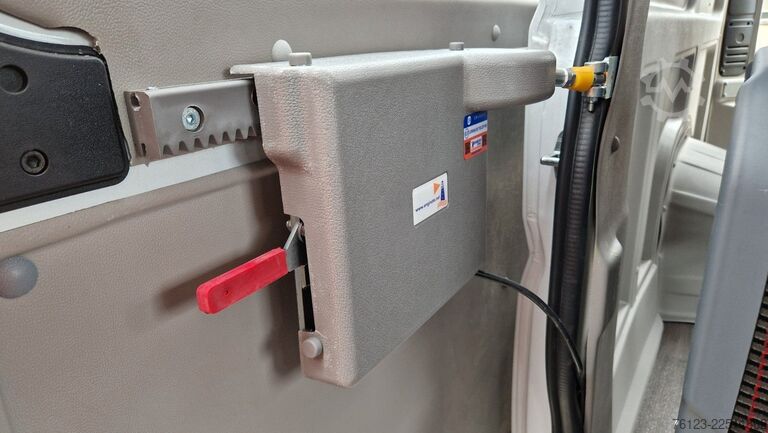 Minibusz Opel Movao Fiat Ducato Systemboden Rolli