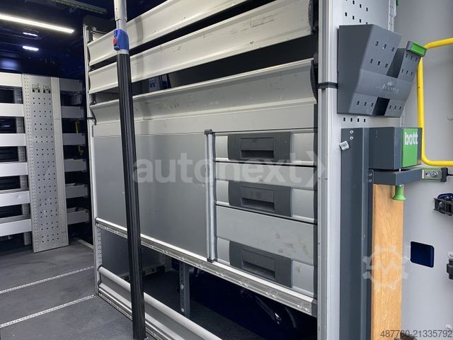 Dobozos furgon VOLKSWAGEN Crafter 35 Aut. 4MOTION *Werkstatt* LED+Kamera+N