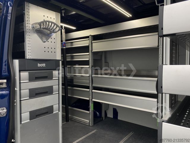 Dobozos furgon VOLKSWAGEN Crafter 35 Aut. 4MOTION *Werkstatt* LED+Kamera+N