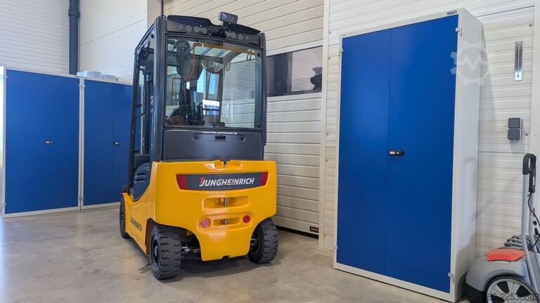 Empilhador eléctrico de 4 rodas Jungheinrich EFG 316k (Batterie 2023)