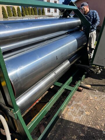 Négyhengeres naptár Z konfigurációban