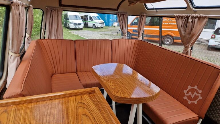 Minibus MERCEDES-BENZ Vorgänger Sprinter O 319 Samba mit Faltdach AC