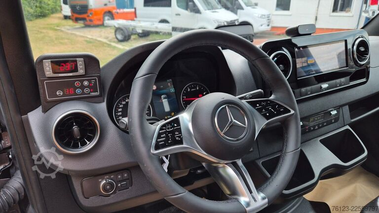 Minibus MERCEDES-BENZ 517 Lord Comfort XXL Vorlauffahrzeug 23 SS