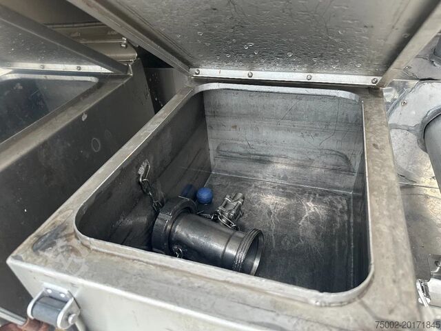 Cisterna s potravinami Van Hool FOOD / RVS chassis / empty weight: 5.860kg / 29...