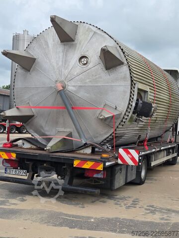 Tárolótartály 32000l Insulated stainless steel tank with a side-mount propeller agitator