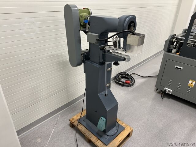 Máquina para pegar esquinas de cajas rígidas Rigid Box Corner Pasting Machine GC-40