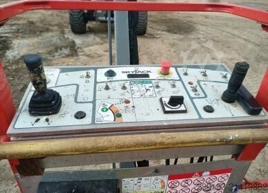 Telescopisch werkplatform Skyjack SJ 86 T Diesel 28,21 m
