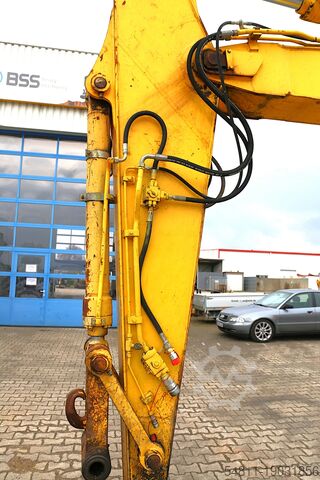 Graafmachine op rupsbanden Kobelco/NEW-Holland E305