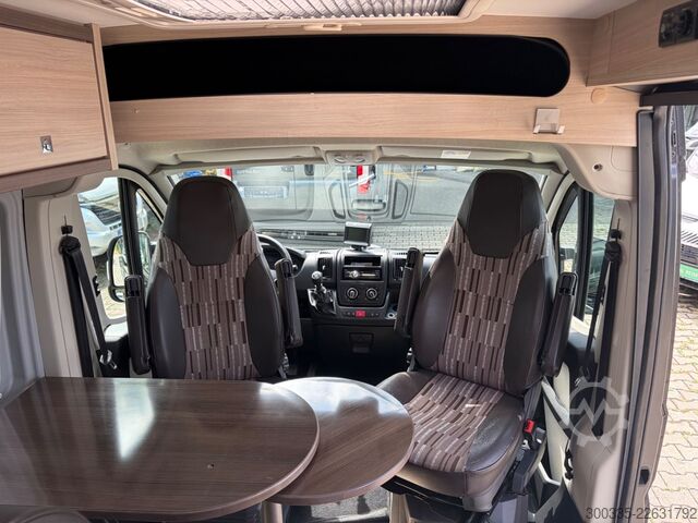 Autocaravana PÖSSL 2 Win R Plus - Markise, Kamera, Radträger