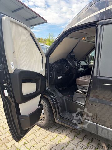 Autocaravana PÖSSL 2 Win R Plus - Markise, Kamera, Radträger