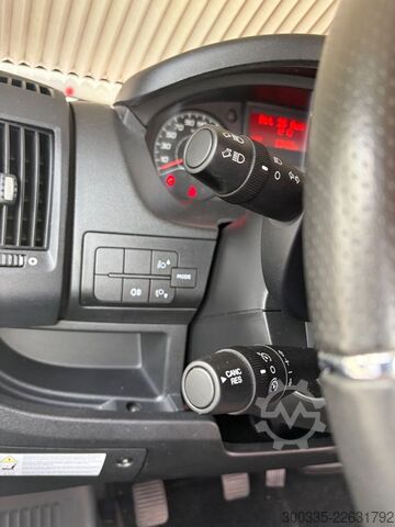 Autocaravana PÖSSL 2 Win R Plus - Markise, Kamera, Radträger