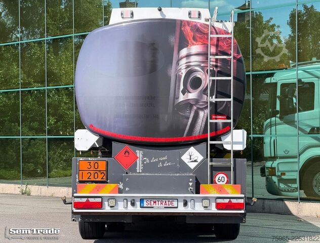 Farligt gods lastbil SCANIA R500 V8 EURO 5 FULL AIR 6X2 FULL ADR FUEL DIESEL