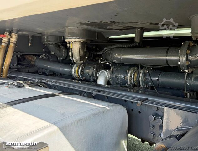 Farligt gods lastbil SCANIA R500 V8 EURO 5 FULL AIR 6X2 FULL ADR FUEL DIESEL