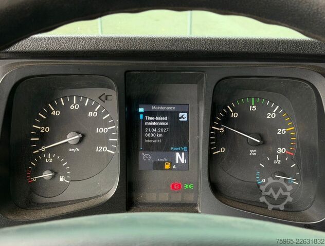 Dobozos teherautó MERCEDES-BENZ Antos 1830 FULL AIR TAIL LIFT 648.000 KM SMART T