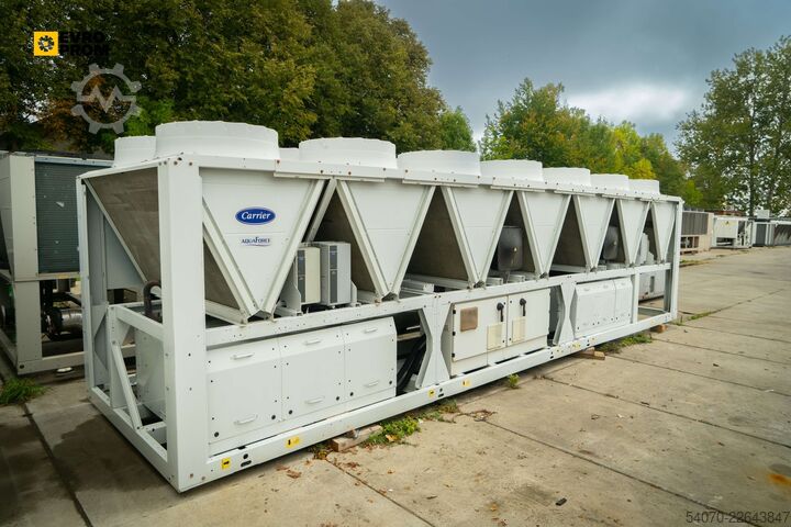 Køler Used Industrial Chiller CARRIER - 890 kW | With warranty
