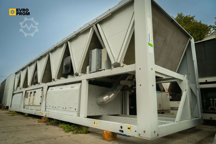 Køler Used Industrial Chiller CARRIER - 890 kW | With warranty