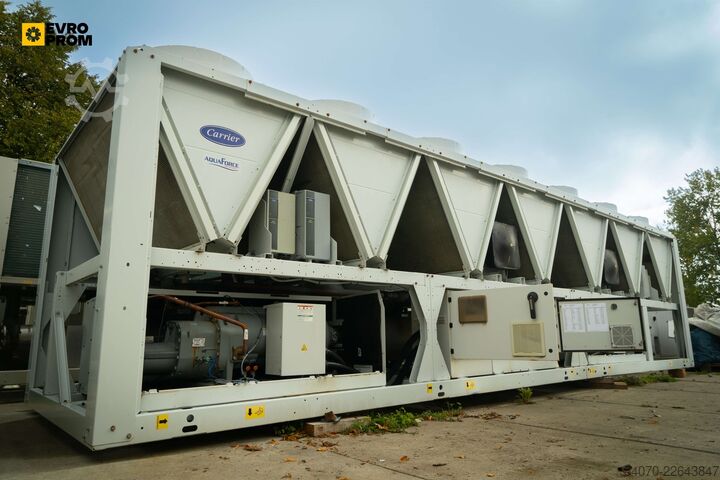 Køler Used Industrial Chiller CARRIER - 890 kW | With warranty