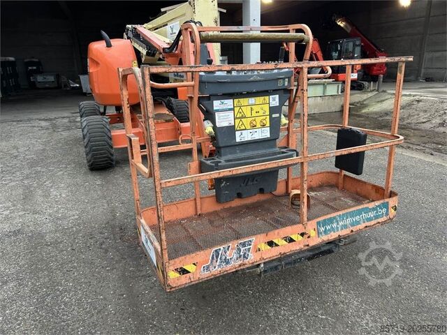 Przegubowa teleskopowa platforma robocza JLG 450AJ (3216)