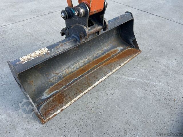Minikoparka Hitachi ZX26U-6 (9989)