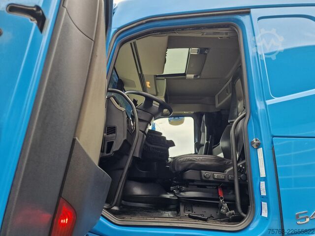 Plataforma remolque Volvo FH 13.540 6x2*4 - Platform with sidedoors - PTO...