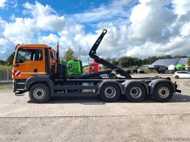 Autocamion cu cârlig pentru containere MAN TGS 35.440 / HIAB XR26.59 / 8x4 /Gelenkt/ 67 tkm