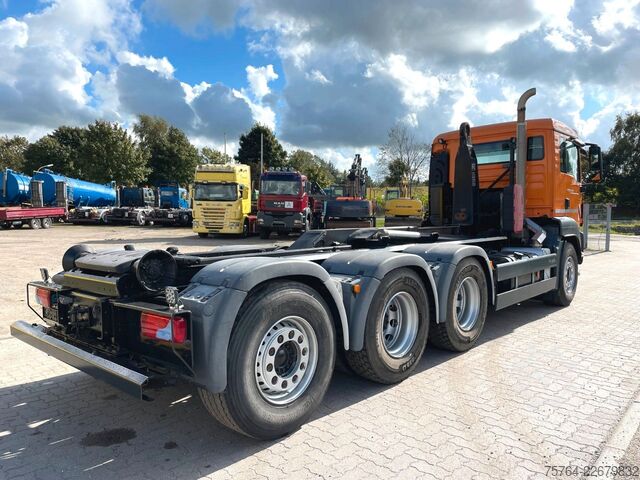 Autocamion cu cârlig pentru containere MAN TGS 35.440 / HIAB XR26.59 / 8x4 /Gelenkt/ 67 tkm