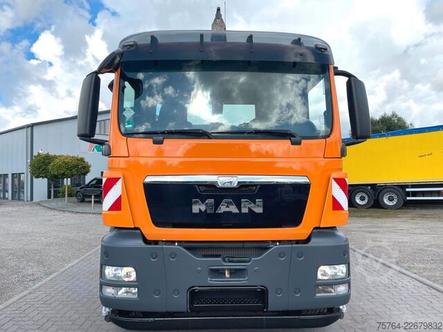 Autocamion cu cârlig pentru containere MAN TGS 35.440 / HIAB XR26.59 / 8x4 /Gelenkt/ 67 tkm