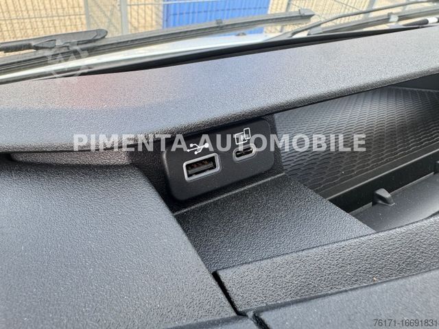 Vrachtwagen met bakwagen IVECO Daily 70C18H KOFFER LBW RFK KLIMA TEMPOMAT LED