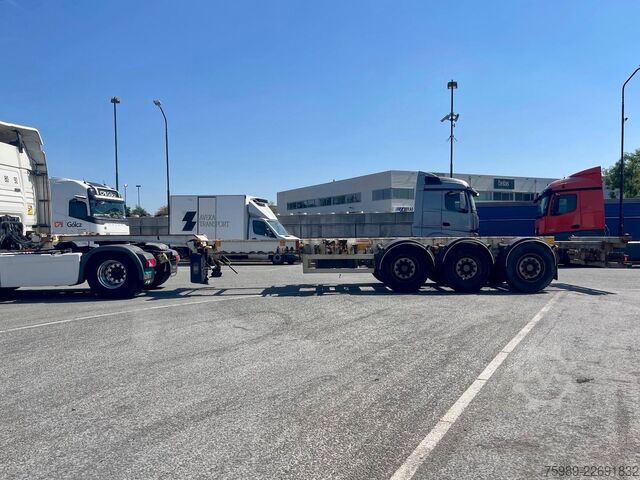 Konteyner taşımacılığı Fruehauf 3 Axles 1x45ft, 1x30ft, 1x40ft, 2x20ft  extanda...
