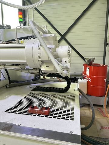 Fröccsöntőgép robottal KraussMaffei KM200-700C2