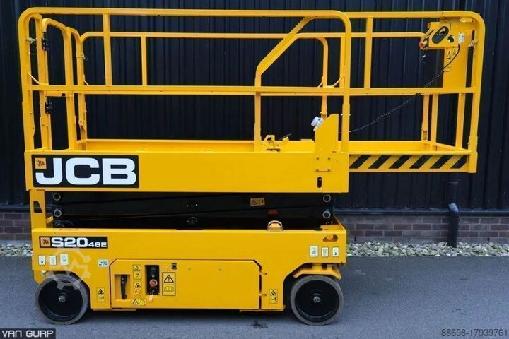 Scissor lift JCB S2046E