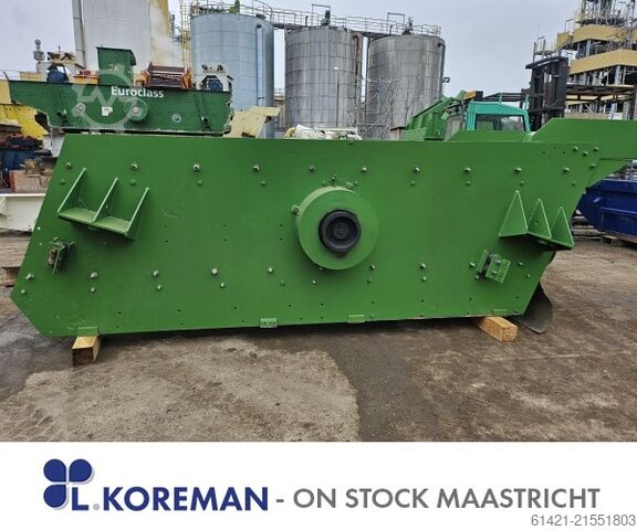 Zeefmachine SBM Austria 17/45-2 SBM Austria Screening machine:  4500 x 1700 mm – 2 Decks Upper Deck:  [] 60 mm. Lower Deck: [] 50 mm Screening machine SBM Austria 17/45-2