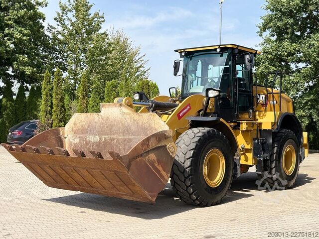 Ładowarka kołowa CATERPILLAR 950M Radlader mit Schaufel 2.062 BTH