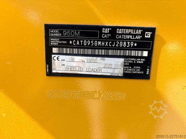 Ładowarka kołowa CATERPILLAR 950M Radlader mit Schaufel 2.062 BTH