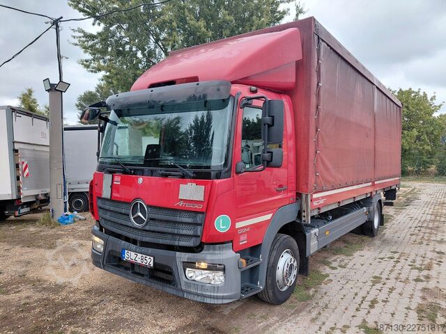 Samochód ciężarowy z plandeką typu platforma MERCEDES-BENZ ATEGO 1224