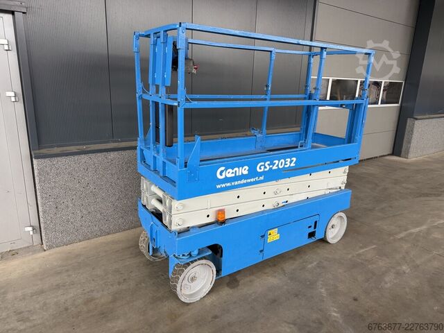 Genie GS-2032 ψαλιδωτή ανυψωτική πλατφόρμα, ψαλιδωτός ανυψωτής 2006 / 1200 ώρες, ύψος εργασίας 8 μέτ GENIE GS-2032 schaarlift schaar hoogwerker 2006 / 1200uur 8mtr werkhoogte