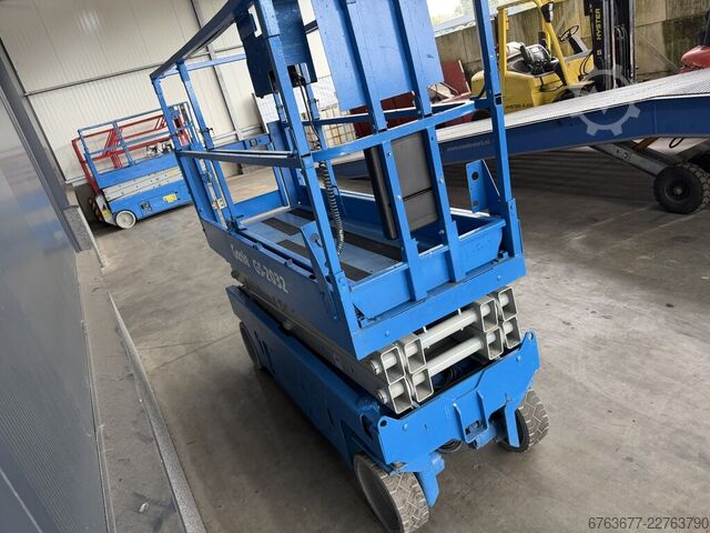 Genie GS-2032 ψαλιδωτή ανυψωτική πλατφόρμα, ψαλιδωτός ανυψωτής 2006 / 1200 ώρες, ύψος εργασίας 8 μέτ GENIE GS-2032 schaarlift schaar hoogwerker 2006 / 1200uur 8mtr werkhoogte