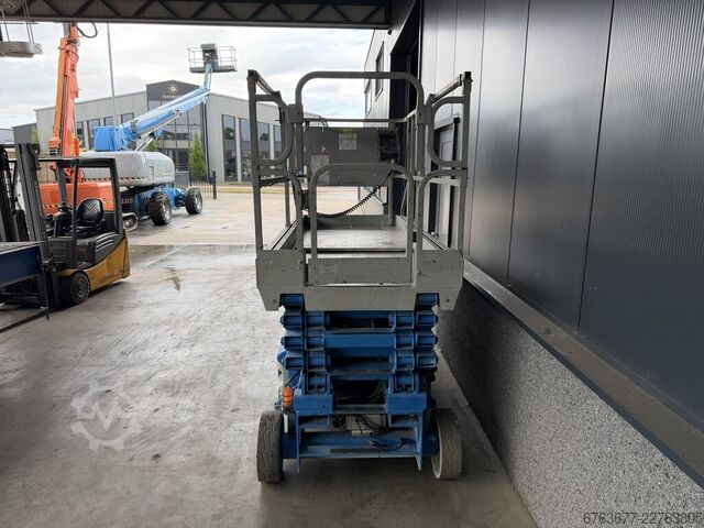 JLG 2646ES ψαλιδωτή πλατφόρμα ανύψωσης, ψαλιδωτός ανυψωτήρας, 2006 / 1300 ώρες, 10 μέτρα ύψος εργασί JLG 2646 ES schaarlift schaar hoogwerker 2006 / 1300uur 10mtr werkhoogte