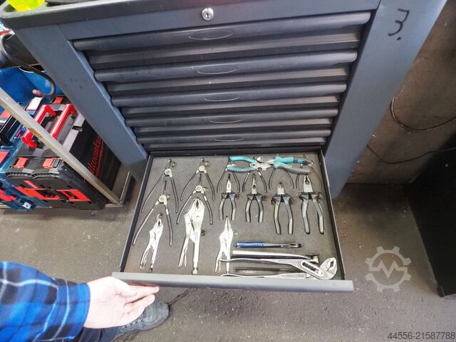 Complete independent car workshop  