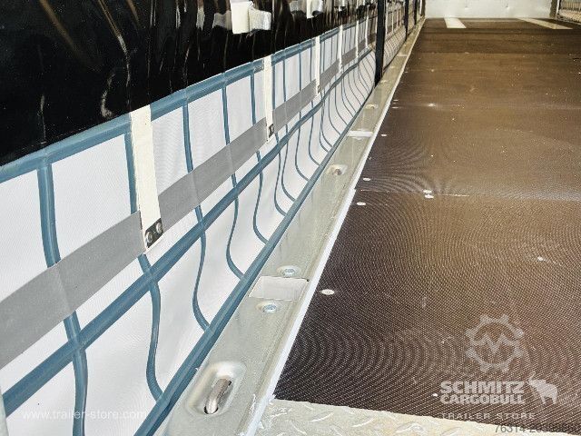 Öppen semitrailer med kapell Schmitz Cargobull Curtainsider Mega Getränke