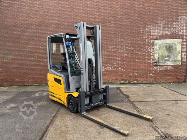 Elektryczny wózek widłowy 3 kołowy Jungheinrich EFG 216k