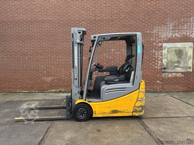 Elektryczny wózek widłowy 3 kołowy Jungheinrich EFG 216k