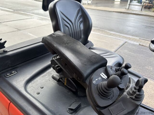 Elektrische vorkheftruck met 4 wielen Linde E16PH-01