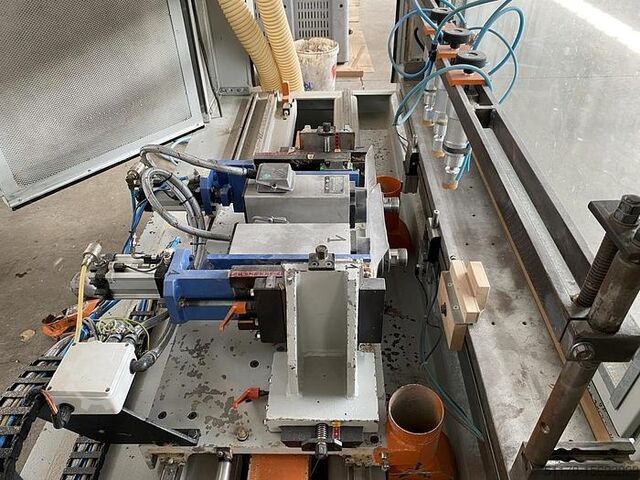 Comec FR/2 Programmeerbare automatische freesmachine voor poten van kinderbedden of soortgelijke... Comec FR/2