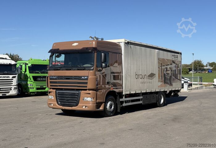 Flaklastbil med kapell DAF XF 105.410 4x2 Plane/HB / Swiss-Vehicle