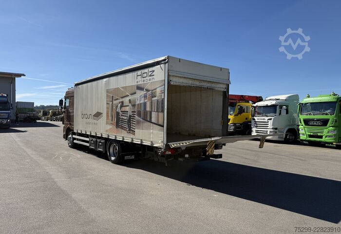 Flaklastbil med kapell DAF XF 105.410 4x2 Plane/HB / Swiss-Vehicle