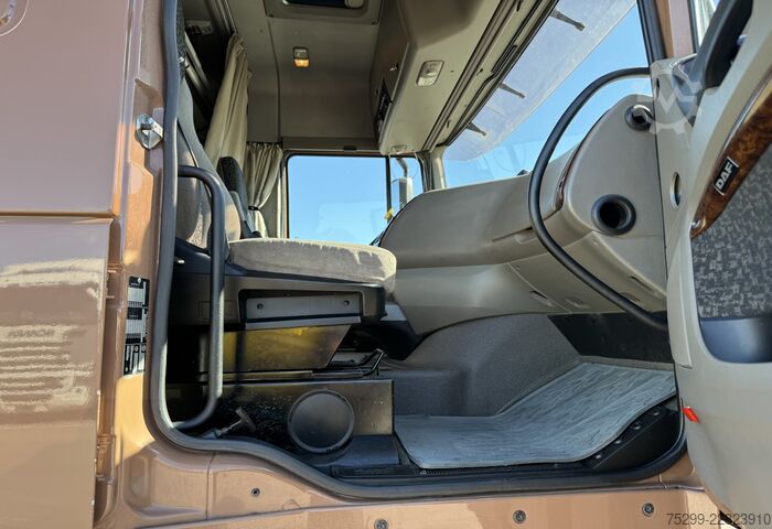 Plattewagen met zeil DAF XF 105.410 4x2 Plane/HB / Swiss-Vehicle